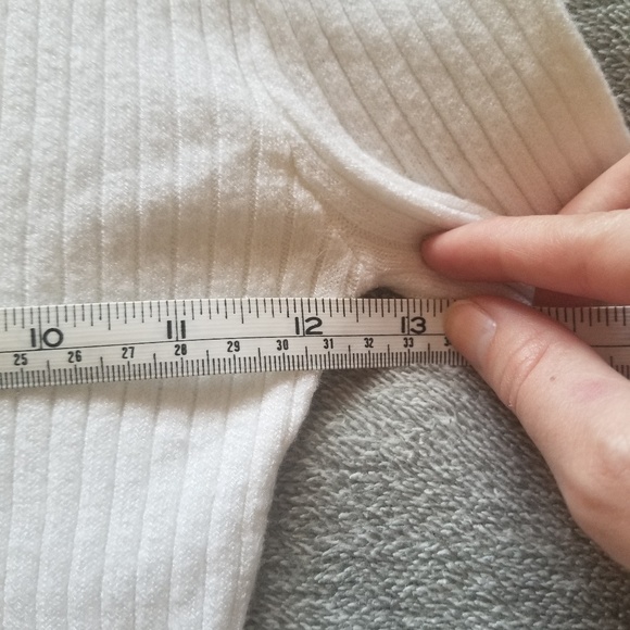 90's Bell Sleeve Sweater - Picture 5 of 7